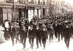 Empire-Day-Queens-Road.-1908.